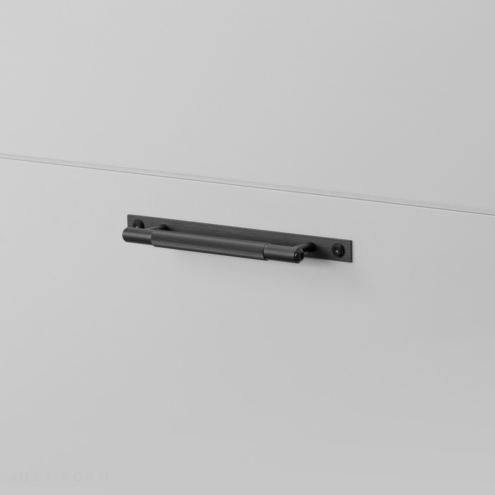 Ручка для мебели Pull Bar / Plate / Linear / Black фабрика Buster + Punch фотография № 3