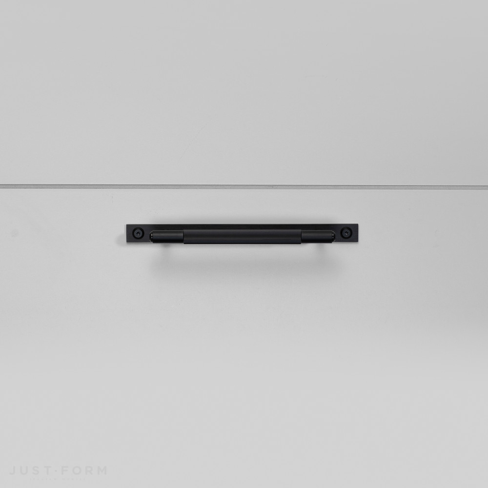 Ручка для мебели Pull Bar / Plate / Linear / Black фабрика Buster + Punch фотография № 7