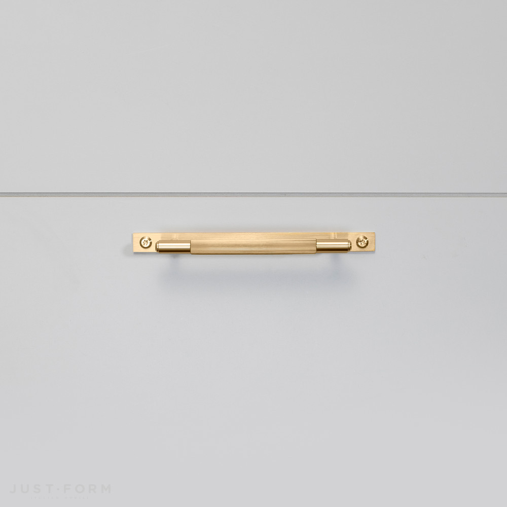 Ручка для мебели Pull Bar / Plate / Linear / Brass фабрика Buster + Punch фотография № 4