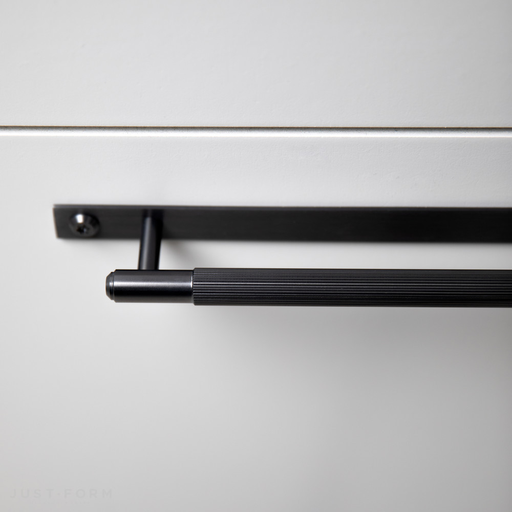 Ручка для мебели Pull Bar / Plate / Linear / Gun Metal фабрика Buster + Punch фотография № 7