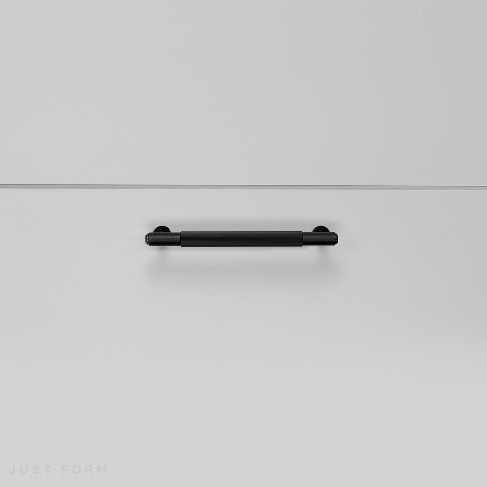Ручка для мебели Pull Bar / Linear / Black фабрика Buster + Punch фотография № 4