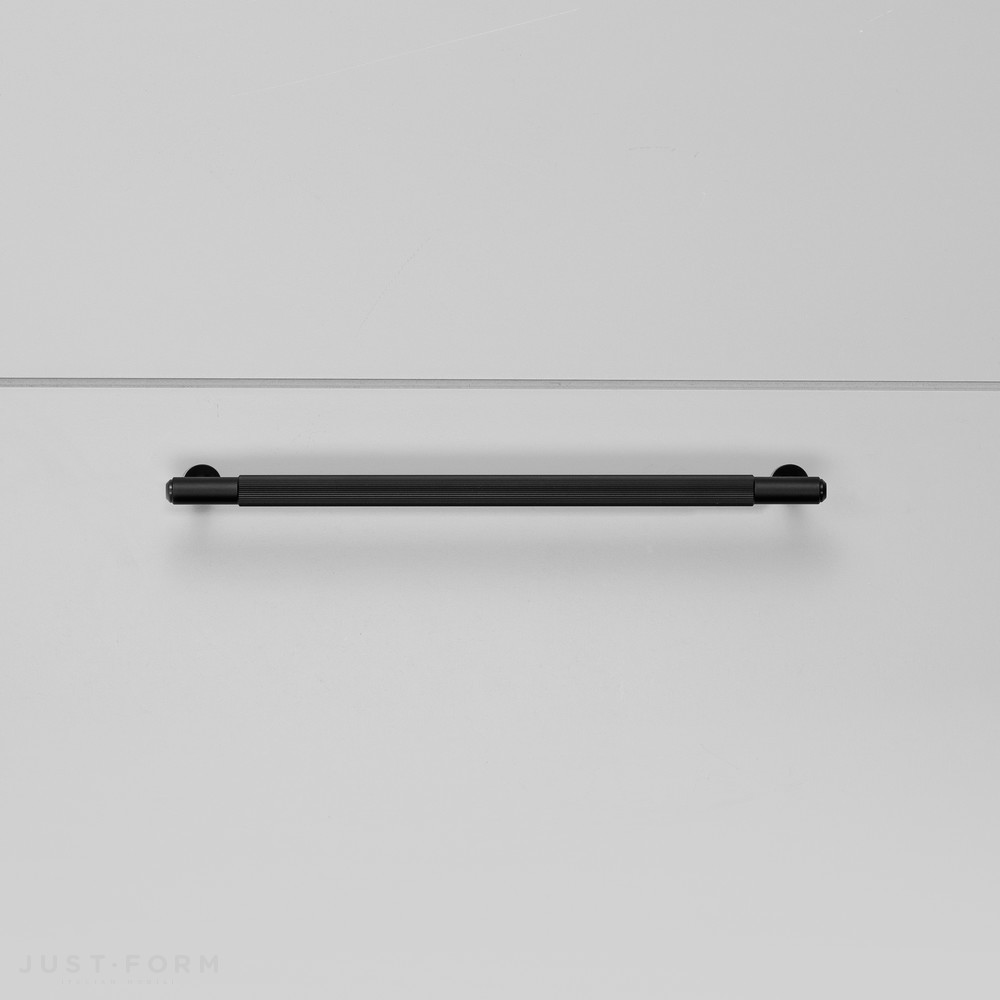 Ручка для мебели Pull Bar / Linear / Black фабрика Buster + Punch фотография № 5