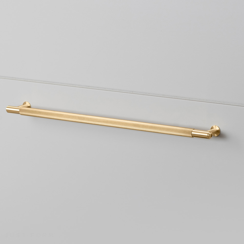Ручка для мебели Pull Bar / Linear / Brass фабрика Buster + Punch фотография № 2