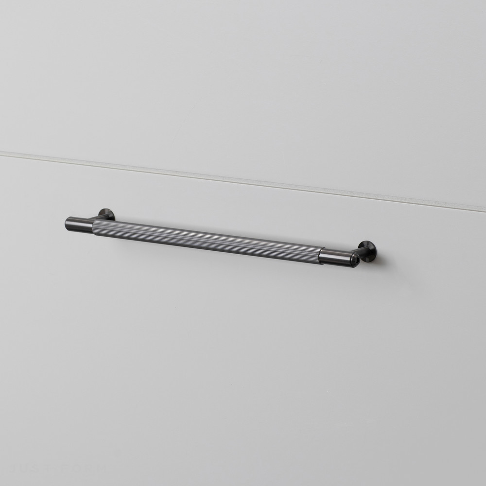 Ручка для мебели Pull Bar / Linear / Gun Metal фабрика Buster + Punch фотография № 1