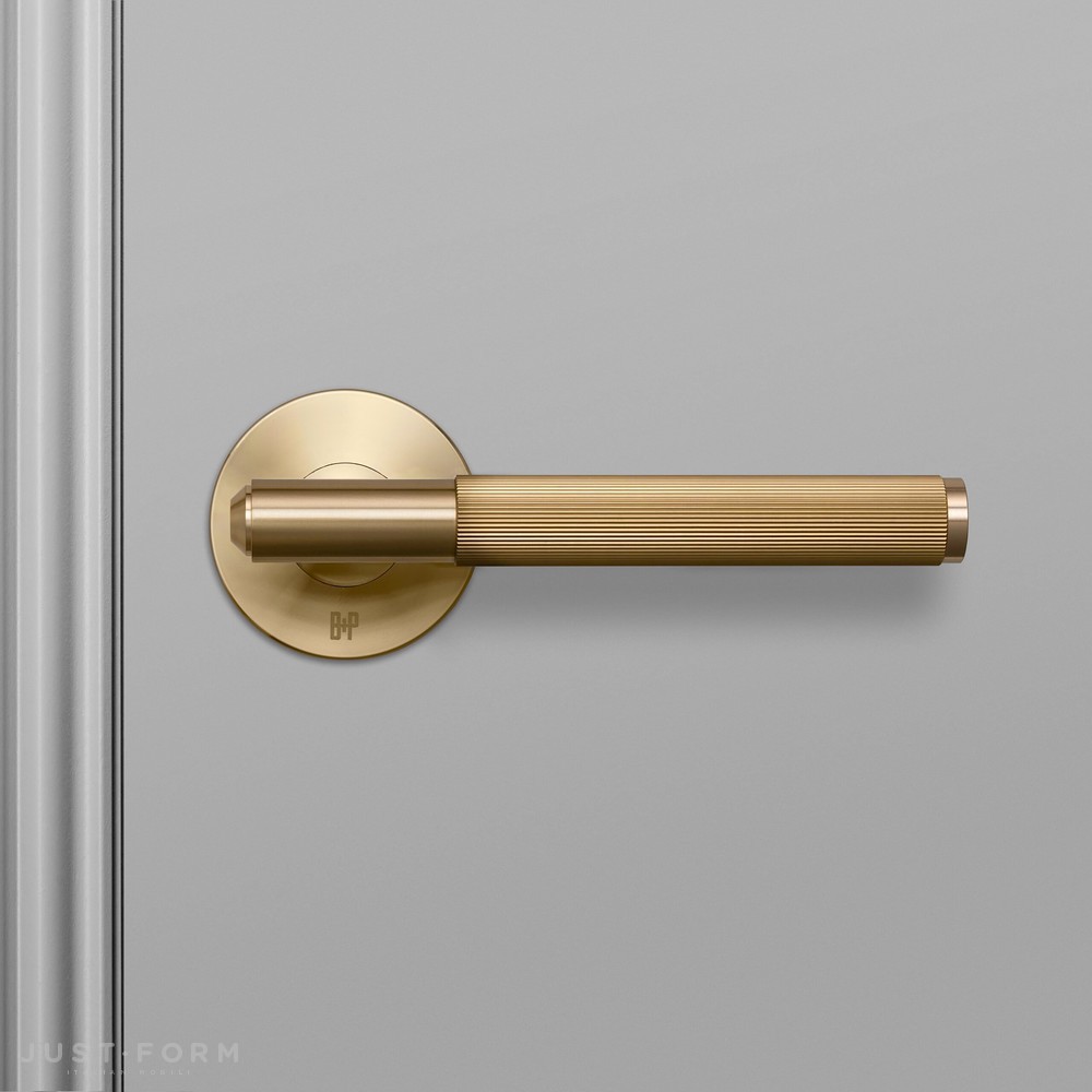 Нажимная дверная ручка Door Handle / Linear / Brass фабрика Buster + Punch фотография № 2
