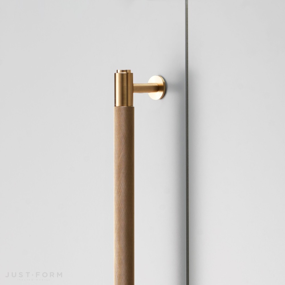 Ручка для мебели и дверей Closet Bar / Cross / Brass фабрика Buster + Punch фотография № 2