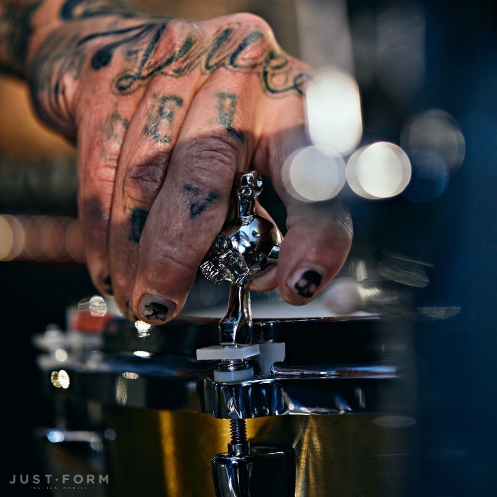 Подвеска Skull Drum Key / Travis Barker / Brass фабрика Buster + Punch фотография № 7