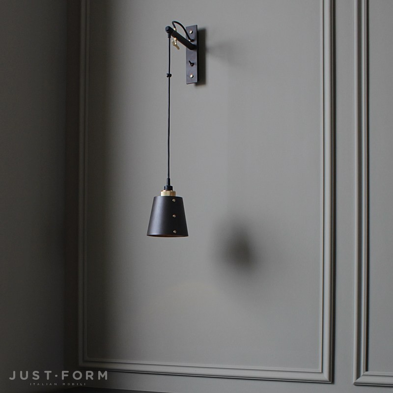 Бра Hooked Wall / Small / Graphite / Brass фабрика Buster + Punch фотография № 7