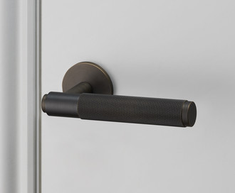 Нажимная дверная ручка Door Lever Handle / Cross / Smoked Bronze