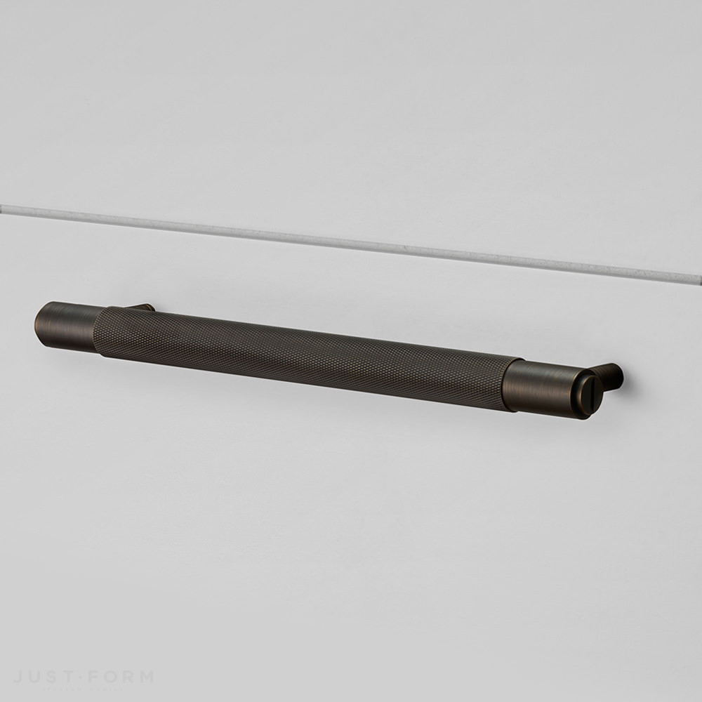 Ручка для мебели Pull Bar / Cross / Smoked Bronze фабрика Buster + Punch фотография № 1