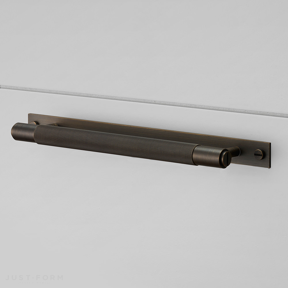 Ручка для мебели Pull Bar / Plate / Cross / Smoked Bronze фабрика Buster + Punch фотография № 1