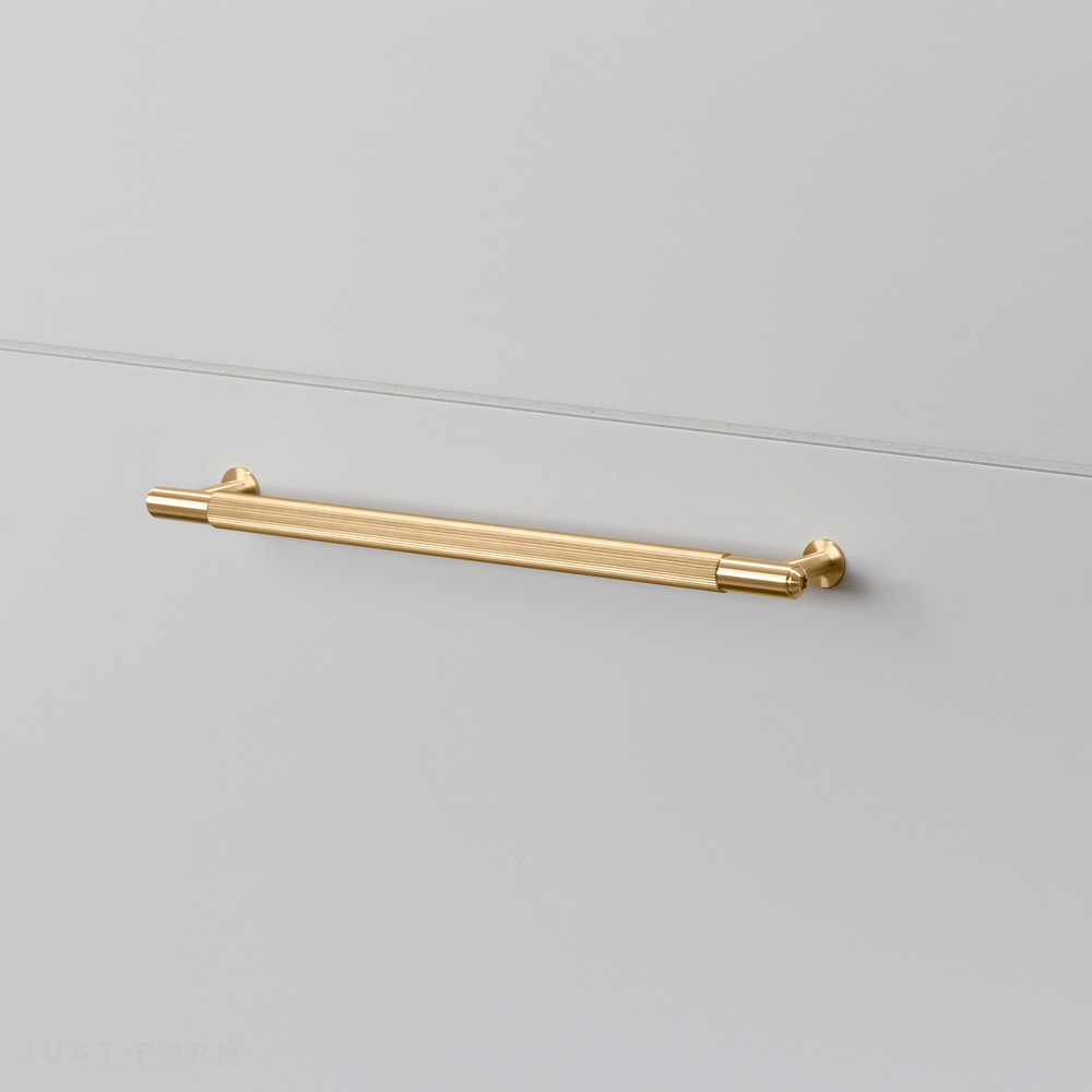 Ручка для мебели Pull Bar / Linear / Brass фабрика Buster + Punch фотография № 1