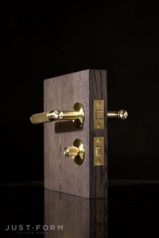 Нажимная дверная ручка Door Handle / Cross / Smoked Bronze фабрика Buster + Punch фотография № 17