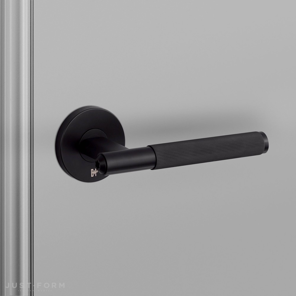Фиксированная дверная ручка Fixed Door Handle / Single-Sided / Linear / Welders Black фабрика Buster + Punch фотография № 1