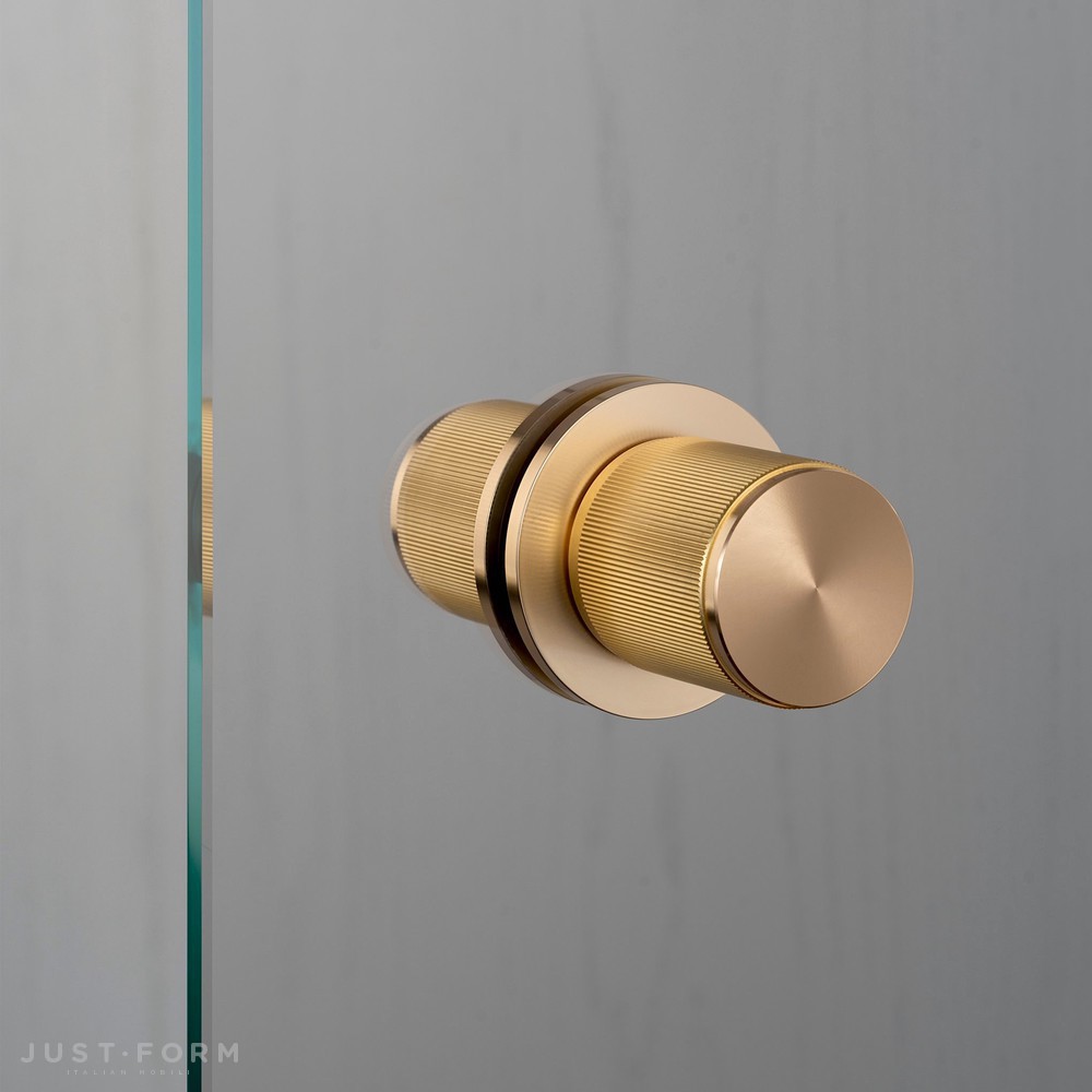 Двойная фиксированная дверная ручка Fixed Door Knob / Double-Sided / Linear / Brass фабрика Buster + Punch фотография № 2