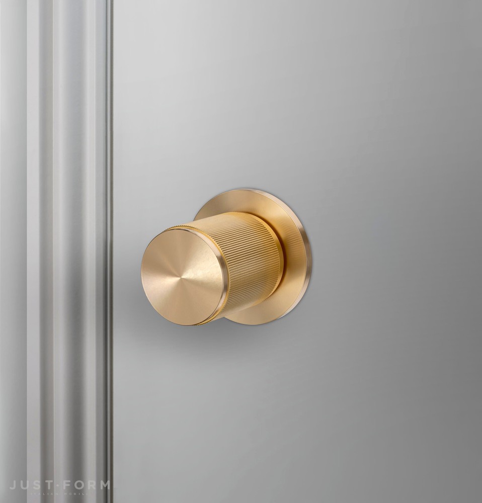 Двойная фиксированная дверная ручка Fixed Door Knob / Double-Sided / Linear / Brass фабрика Buster + Punch фотография № 4
