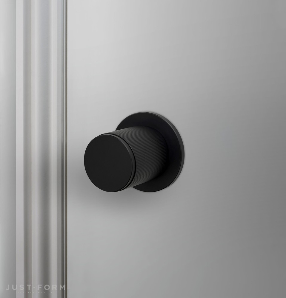 Двойная фиксированная дверная ручка Fixed Door Knob / Double-Sided / Linear / Welders Black фабрика Buster + Punch фотография № 4
