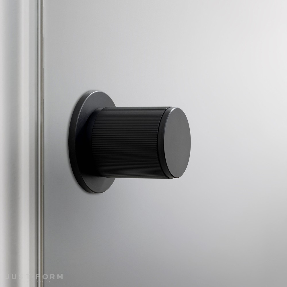 Двойная фиксированная дверная ручка Fixed Door Knob / Double-Sided / Linear / Welders Black фабрика Buster + Punch фотография № 3