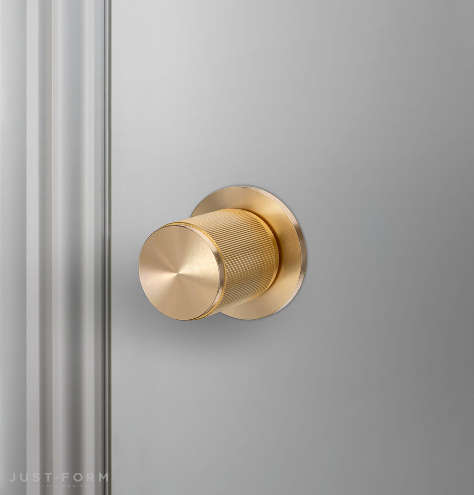 Одиночная фиксированная дверная ручка  Fixed Door Knob / Single-Sided / Linear / Brass фабрика Buster + Punch фотография № 5