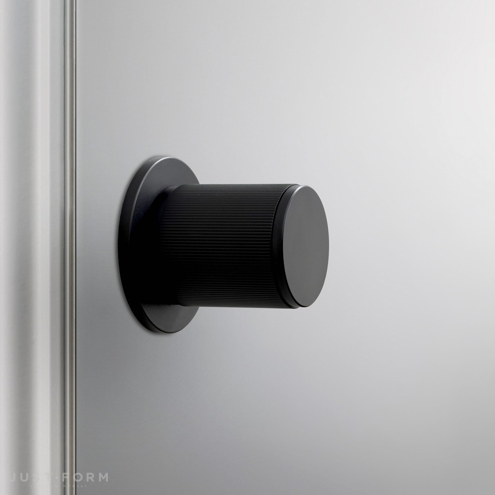 Одиночная фиксированная дверная ручка  Fixed Door Knob / Single-Sided / Linear / Welders Black фабрика Buster + Punch фотография № 4