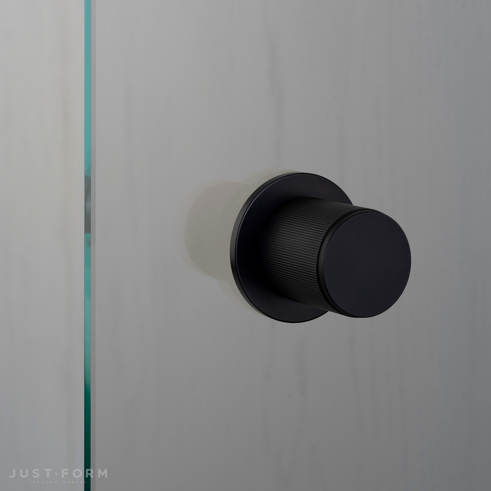Одиночная фиксированная дверная ручка  Fixed Door Knob / Single-Sided / Linear / Welders Black фабрика Buster + Punch фотография № 3
