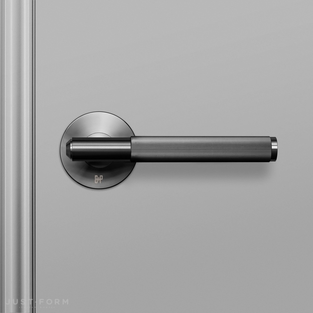 Нажимная дверная ручка Door Handle / Linear / Gun Metal фабрика Buster + Punch фотография № 2