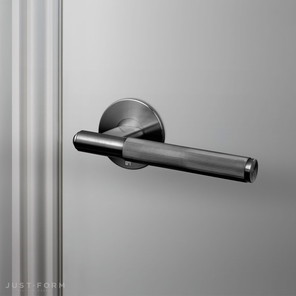 Фиксированная дверная ручка Fixed Door Handle / Single-Sided / Linear / Gun Metal фабрика Buster + Punch фотография № 1