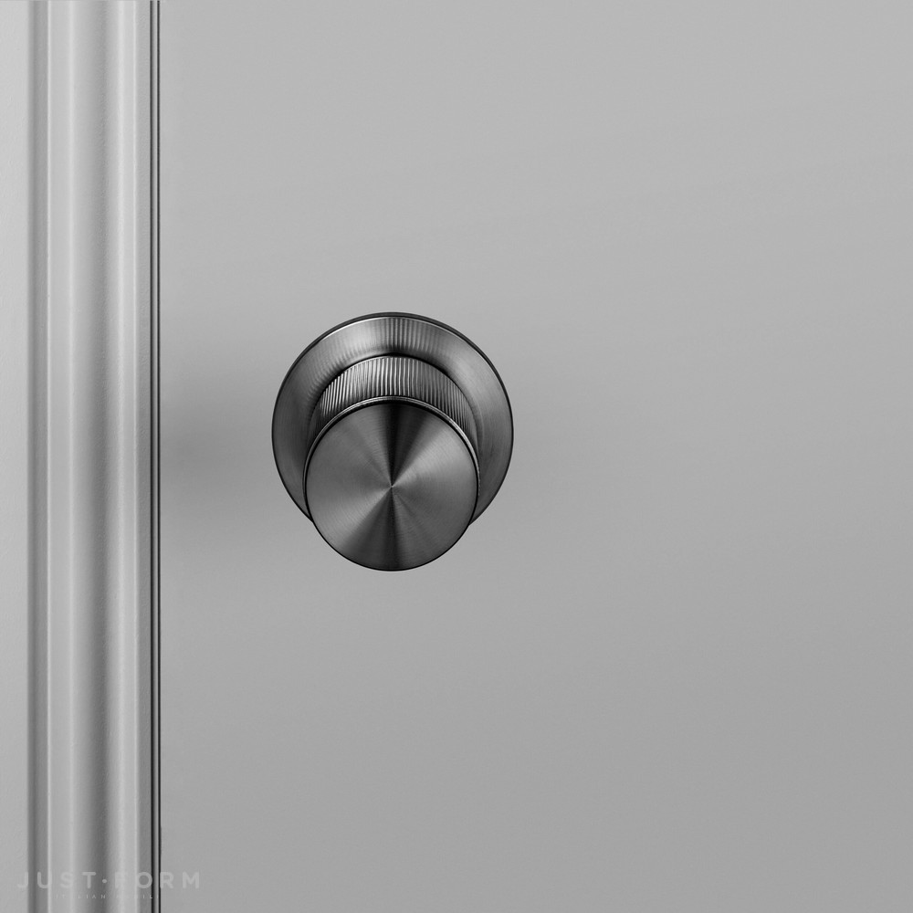 Поворотная дверная ручка Door Knob / Linear / Gun Metal фабрика Buster + Punch фотография № 2