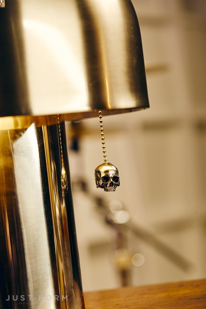 Настольная лампа Skull Table Light / Travis Barker / Brass фабрика Buster + Punch фотография № 10