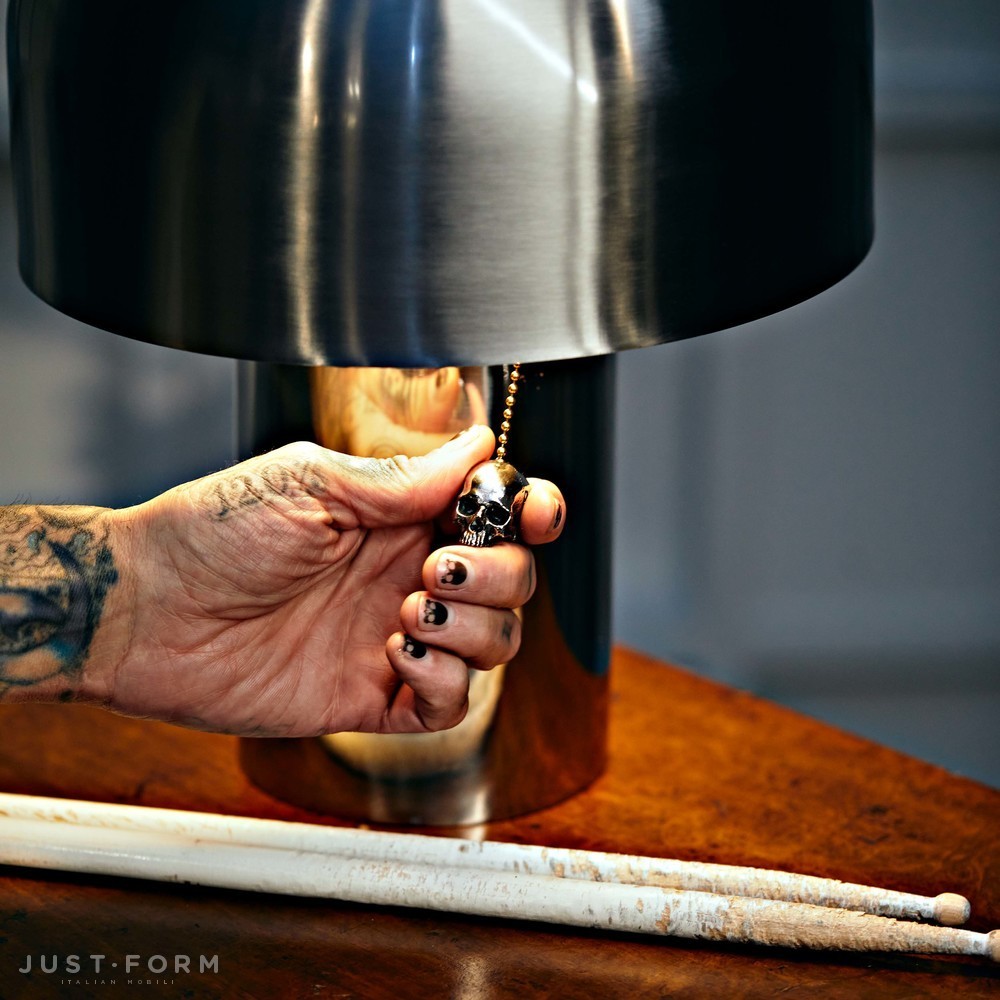 Настольная лампа Skull Table Light / Travis Barker / Steel фабрика Buster + Punch фотография № 5