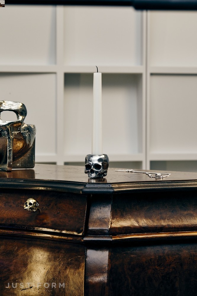 Ручка для мебели Skull Furniture Knob / Travis Barker / Brass фабрика Buster + Punch фотография № 12