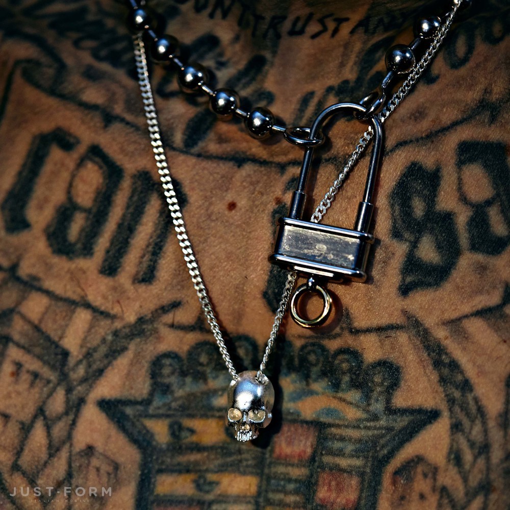 Подвеска Skull Necklace / Travis Barker / Gold фабрика Buster + Punch фотография № 11