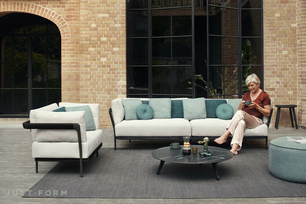 Садовый диван Flows 2-seater sofa фабрика Manutti фотография № 4