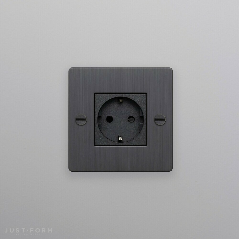 Одиночная розетка 1G Socket / Smoked Bronze  фабрика Buster + Punch фотография № 4