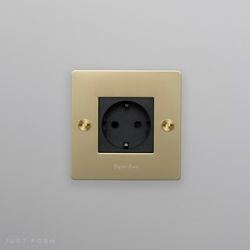Одиночная розетка 1G Socket / Brass фабрика Buster + Punch фотография № 3