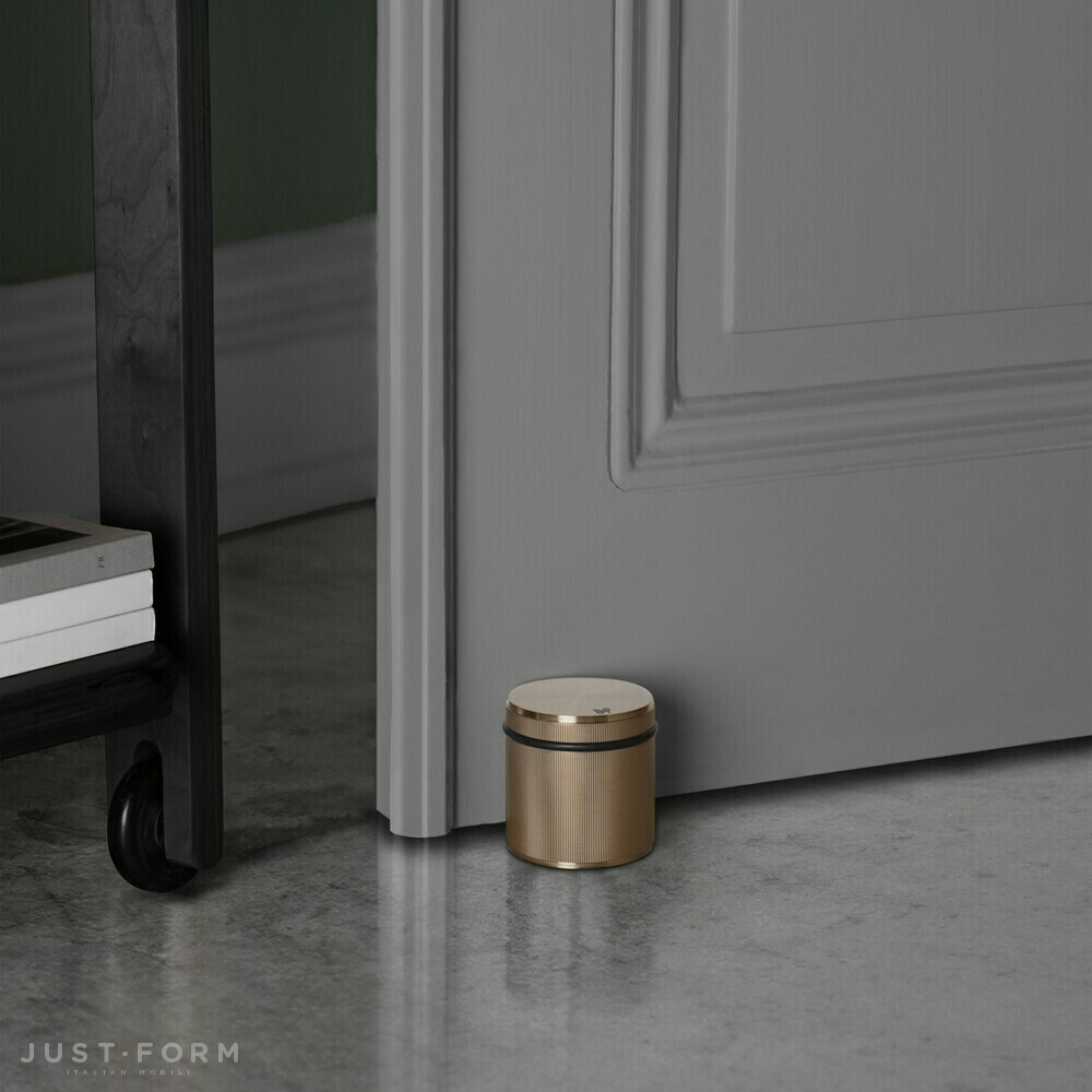 Дверной стоппер Door Stop / Freestanding / Aged Brass фабрика Buster + Punch фотография № 4