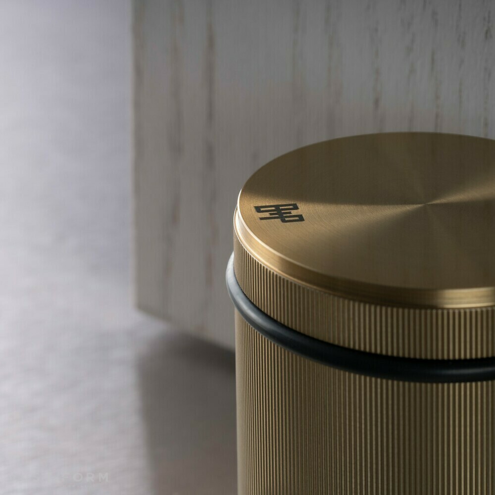Дверной стоппер Door Stop / Freestanding / Aged Brass фабрика Buster + Punch фотография № 5