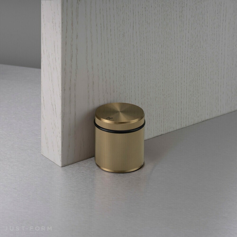 Дверной стоппер Door Stop / Freestanding / Aged Brass фабрика Buster + Punch фотография № 1