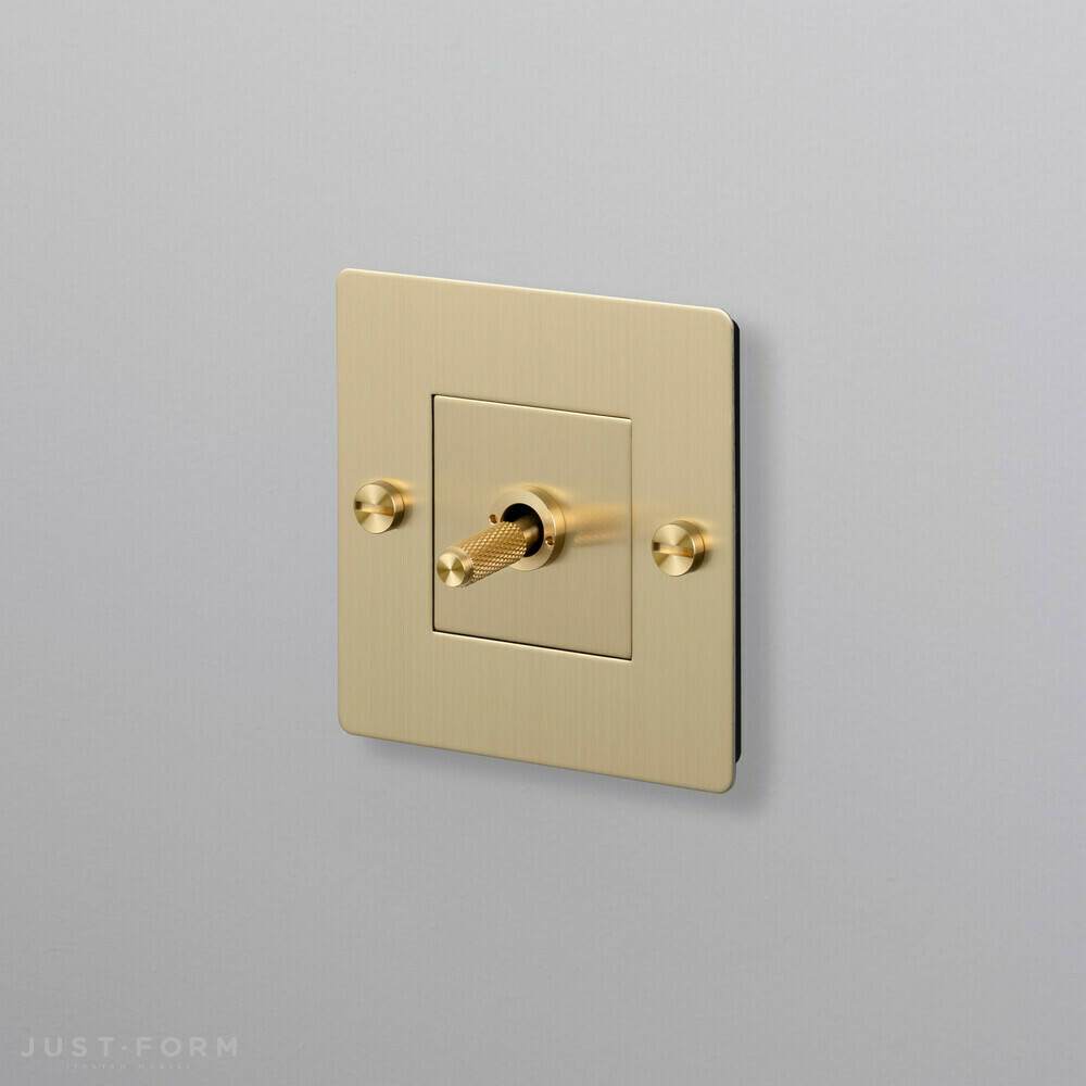 Однотумблерный выключатель 1G Toggle Switch / Brass фабрика Buster + Punch фотография № 3