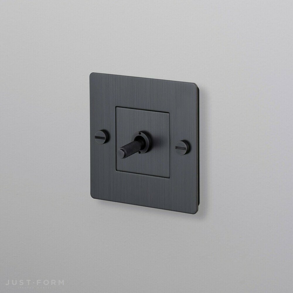Однотумблерный выключатель 1G Toggle Switch / Smoked Bronze фабрика Buster + Punch фотография № 3