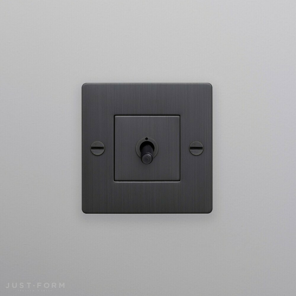 Однотумблерный выключатель 1G Toggle Switch / Smoked Bronze фабрика Buster + Punch фотография № 4