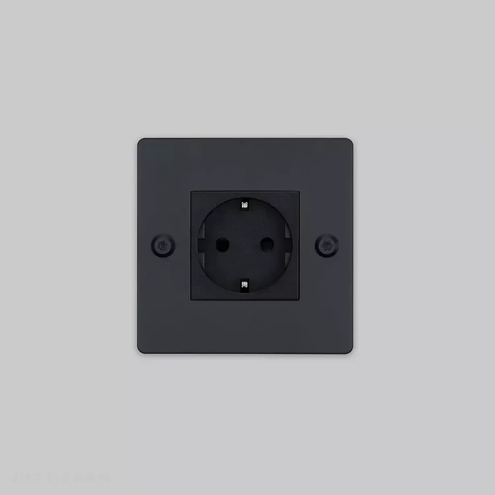 Одинарная розетка 1G Socket / Schuko Type F / Linear / Black фабрика Buster + Punch фотография № 4