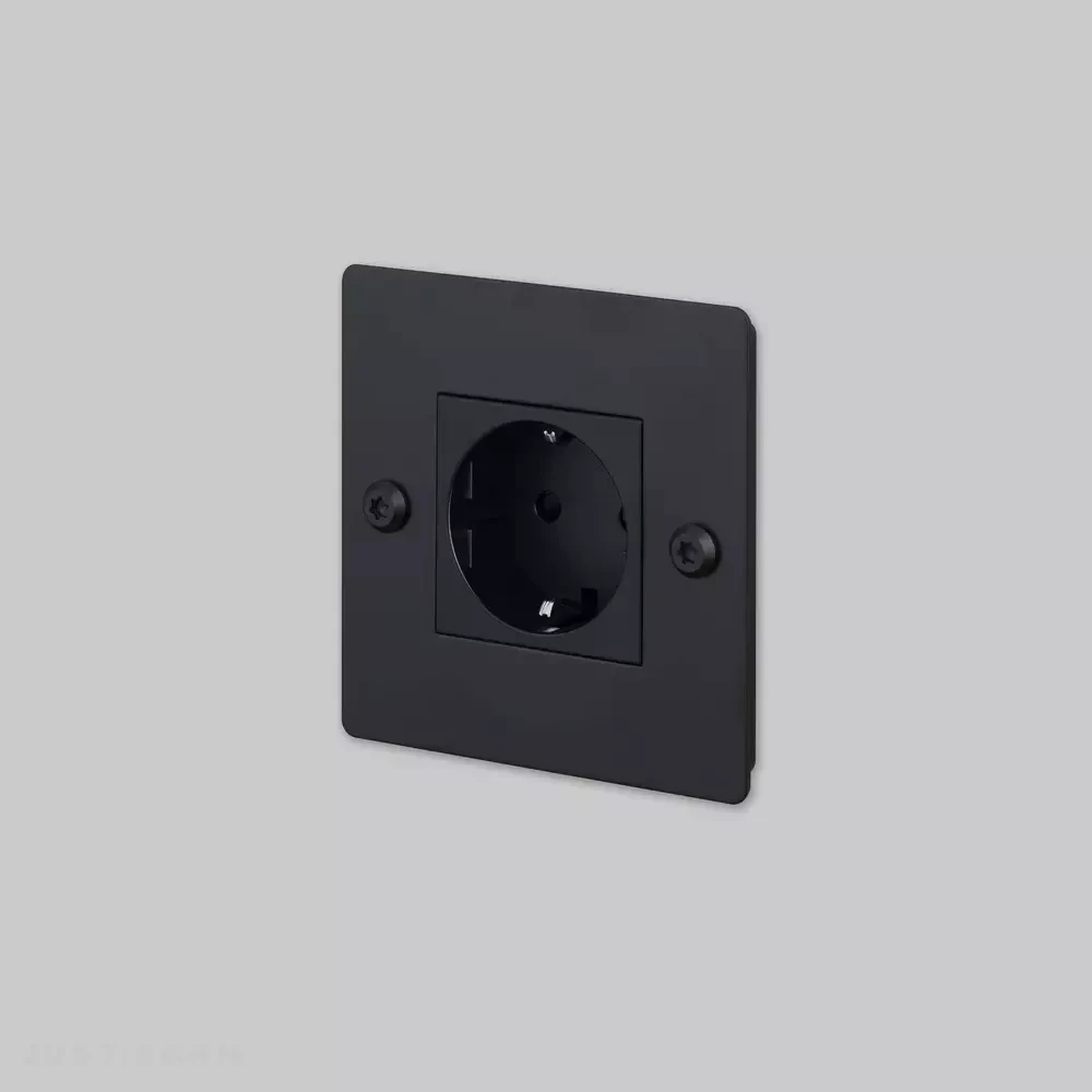 Одинарная розетка 1G Socket / Schuko Type F / Linear / Black фабрика Buster + Punch фотография № 3