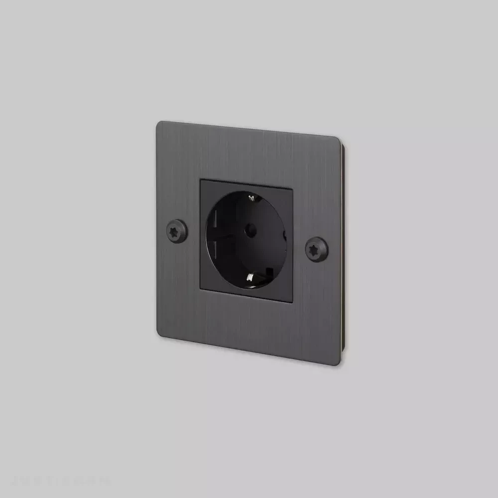 ​Одинарная розетка 1G Socket / Schuko Type F / Linear / Smoked Bronze фабрика Buster + Punch фотография № 3