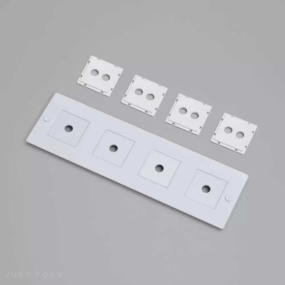 Горизонтальная четырехпостовая рамка 4G Wall Plate / Horizontal / With Infills / White фабрика Buster + Punch фотография № 1