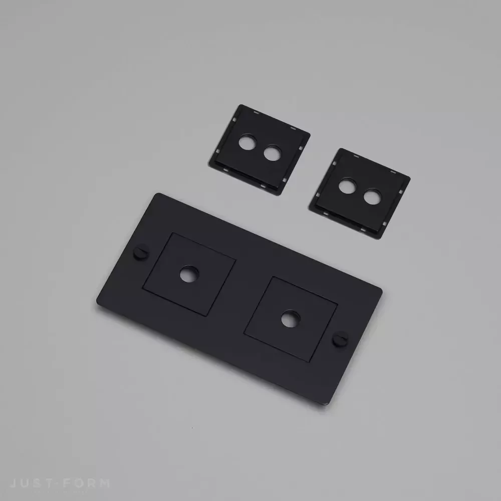 ​Горизонтальная двухпостовая рамка 2G Wall Plate / Horizontal / With Infills / Black  фабрика Buster + Punch фотография № 1