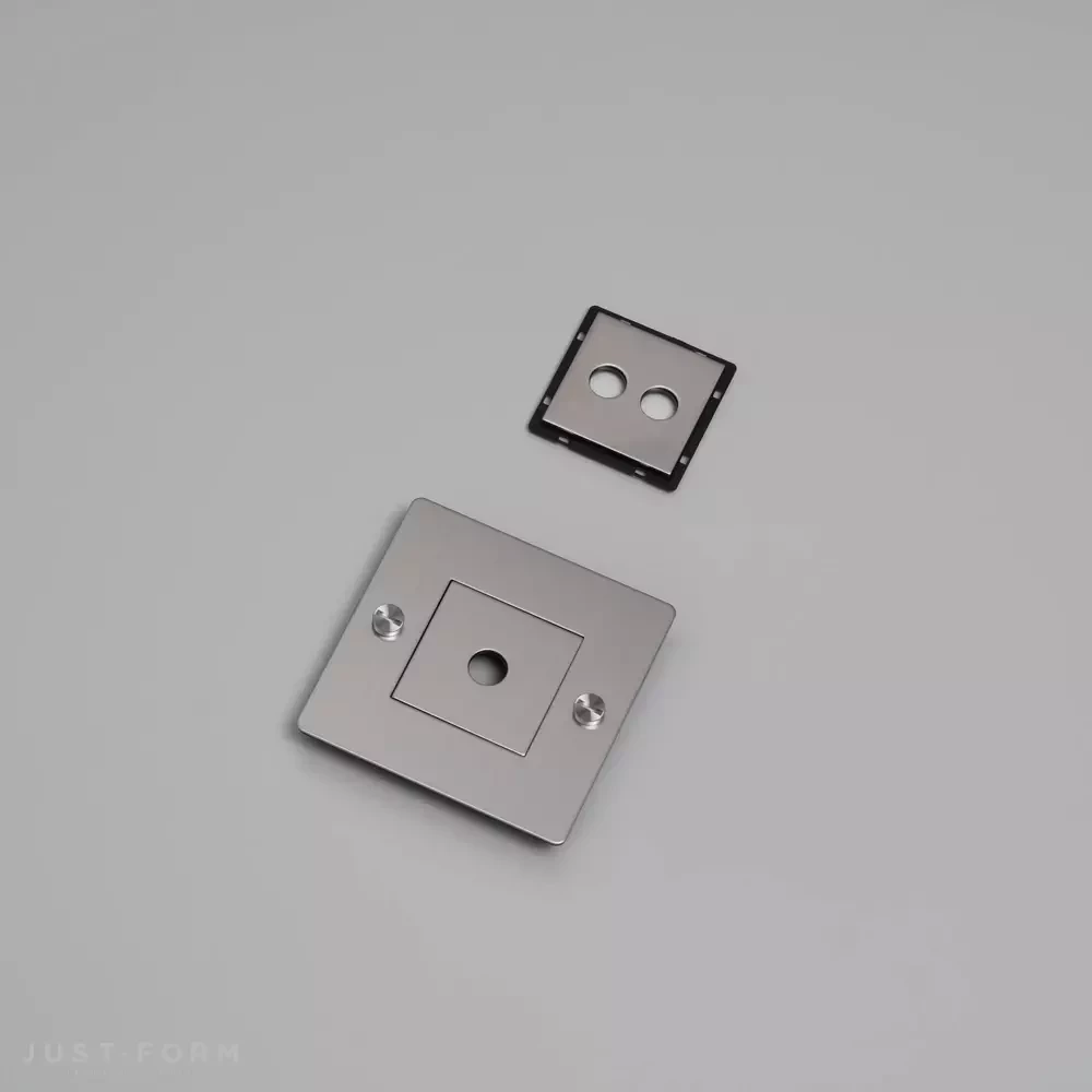 ​Однопостовая рамка 1G Wall Plate / Horizontal / With Infills / Steel фабрика Buster + Punch фотография № 2