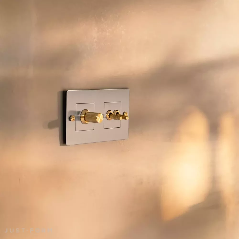 Тумблер Detail Kit / Toggle / Linear фабрика Buster + Punch фотография № 11