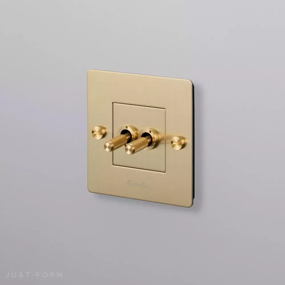 Двухтумблерный выключатель 1G Double Toggle / Cross / Brass фабрика Buster + Punch фотография № 2
