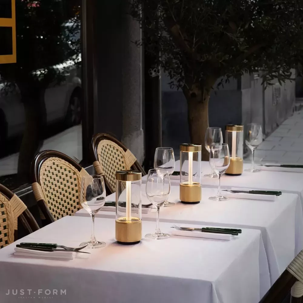 Портативная лампа Takeout / Portable Table Light / Brass фабрика Buster + Punch фотография № 11